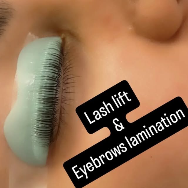 Lash lift in progress at Azi Beauty